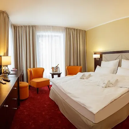 Hotel Bystra Снина Екстер'єр фото